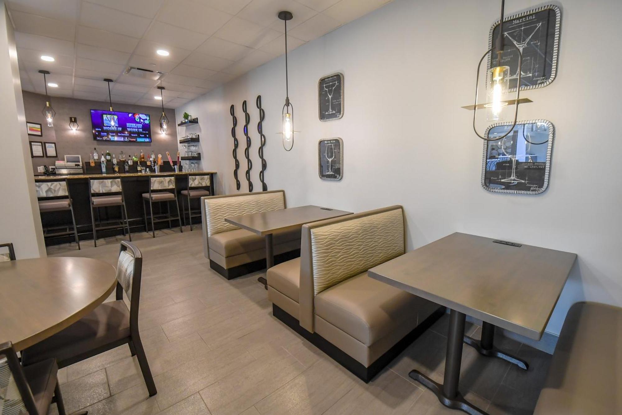 מורגנטאון Euro-Suites Hotel מראה חיצוני תמונה